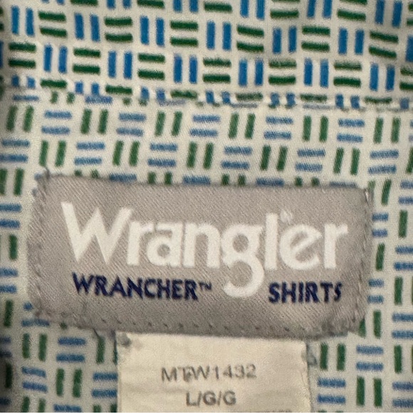 Wrangler Men's Blue Patterned Button-Down Shirt - Picture 4 of 4